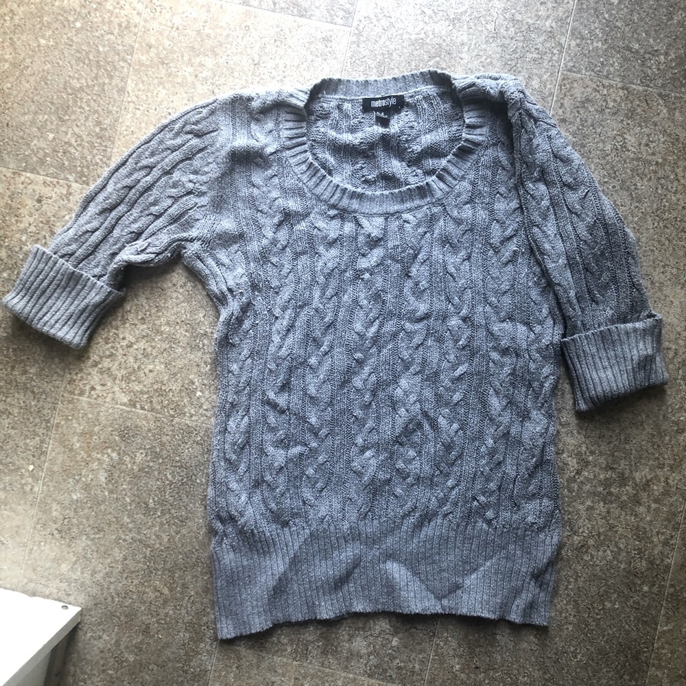 Gray knit sweater with cuffed sleeves - Metrostyle